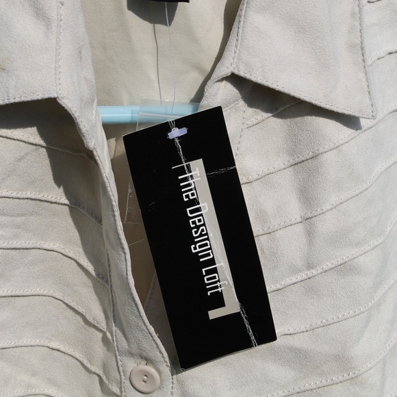 Vintage Design Loft Ribbed Faux Suede Light Tan Button Down Shacket - Picture 10 of 11